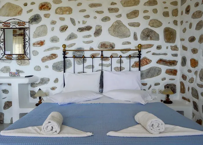 Peristeri Agios Georgios (Antiparos)