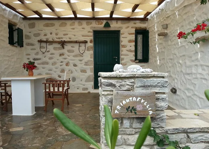 Peristeri Agios Georgios (Antiparos)